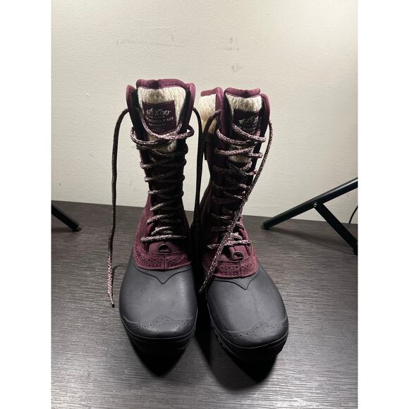 The North Face Snow Boots. Size 8 - Picture 2 of 5
